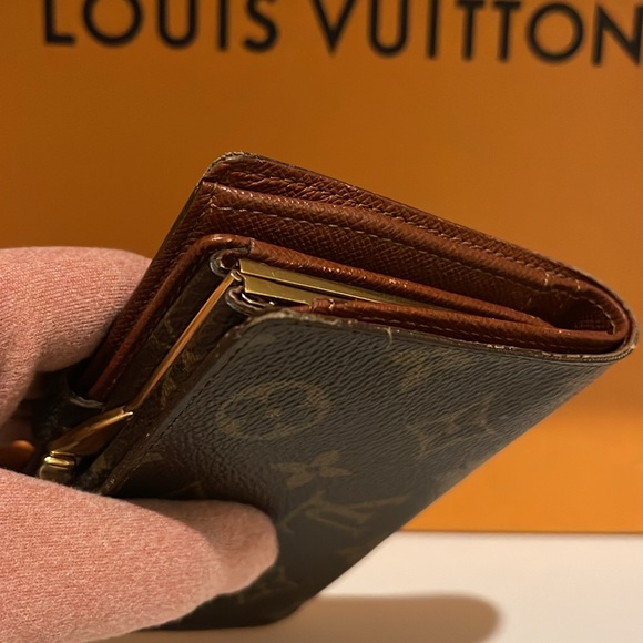 Louis Vuitton Kisslock Wallet - Picture 12 of 13